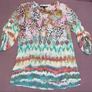 Henley‎ top lightweight size medium summer print long
